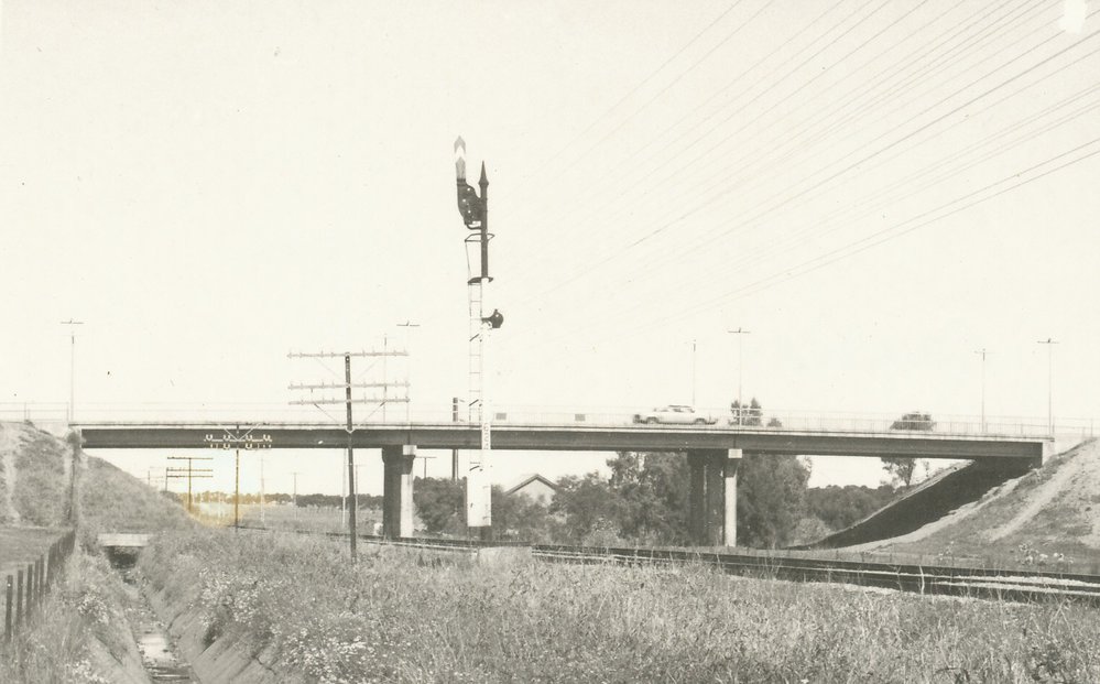 Winterslow Bridge, Elizabeth