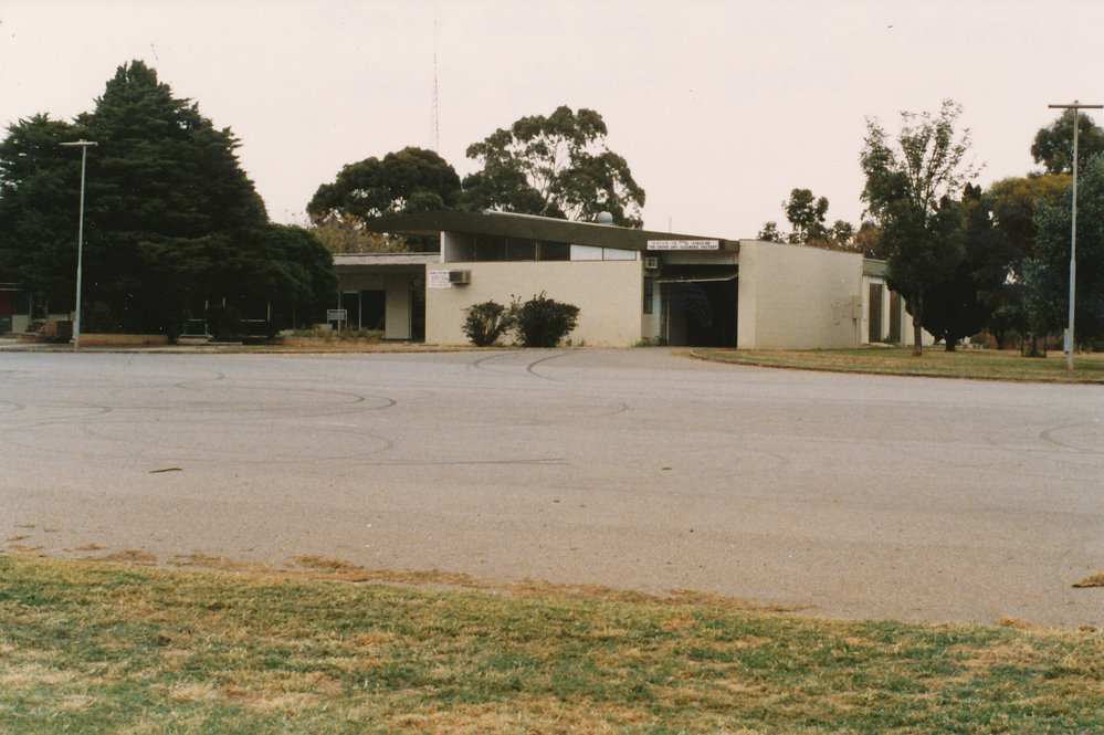 Elizabeth Grove Shopping Centre