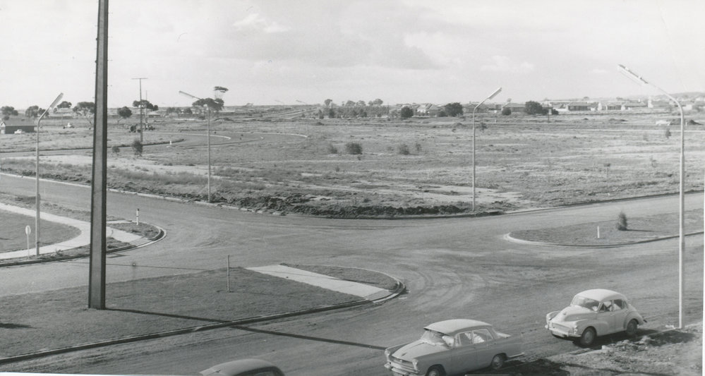Elizabeth Town Centre: 1960