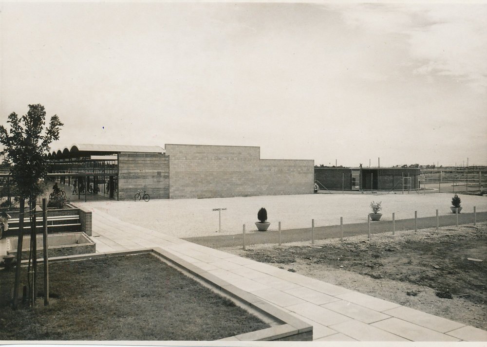 Elizabeth Town Centre: 1961