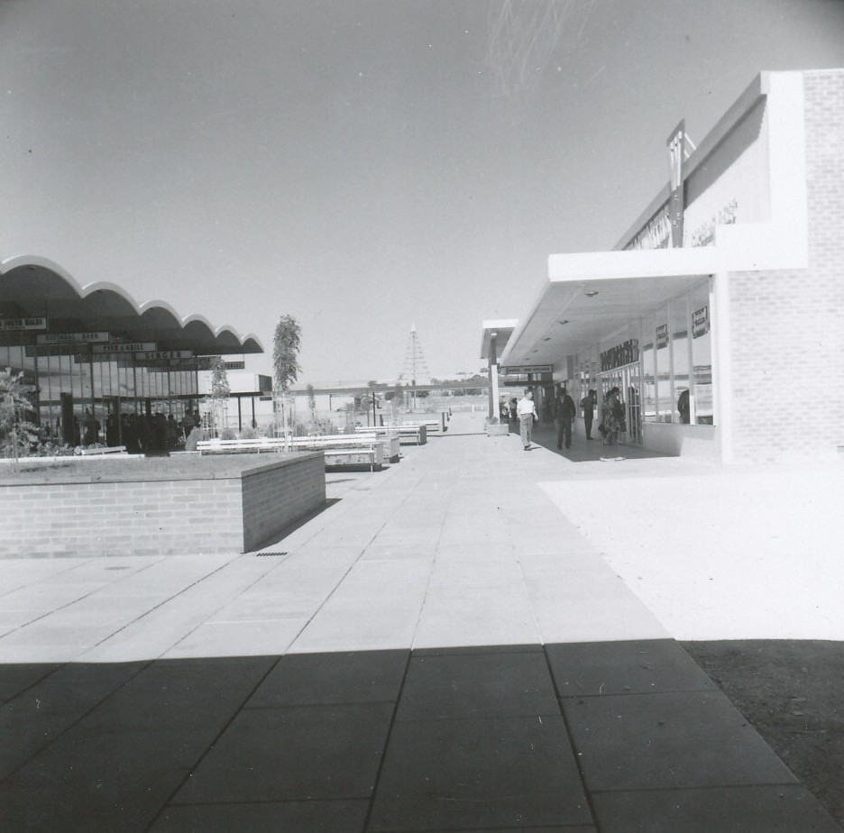 Elizabeth Town Centre: 1961