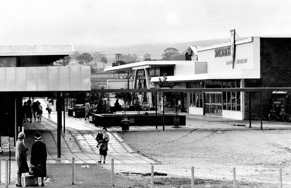 Elizabeth Town Centre: 1962