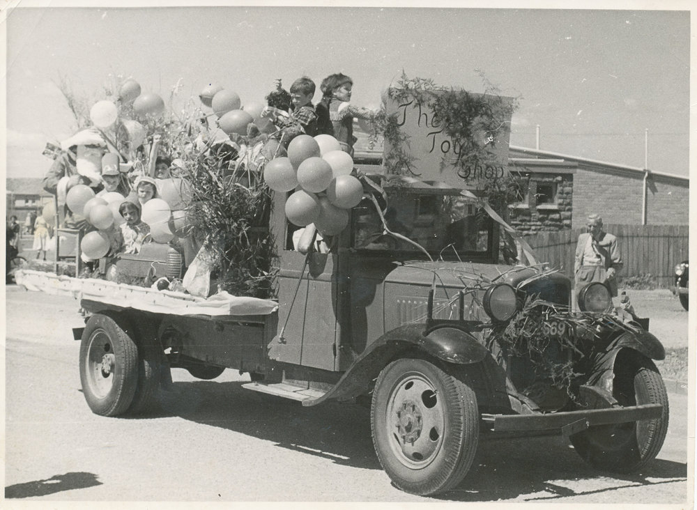 Elizabeth Birthday Celebrations : 1956