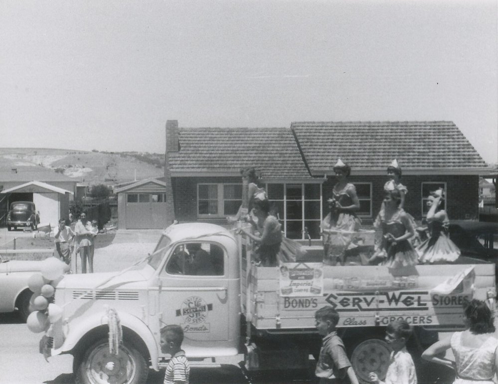 Elizabeth Birthday Celebrations : 1958