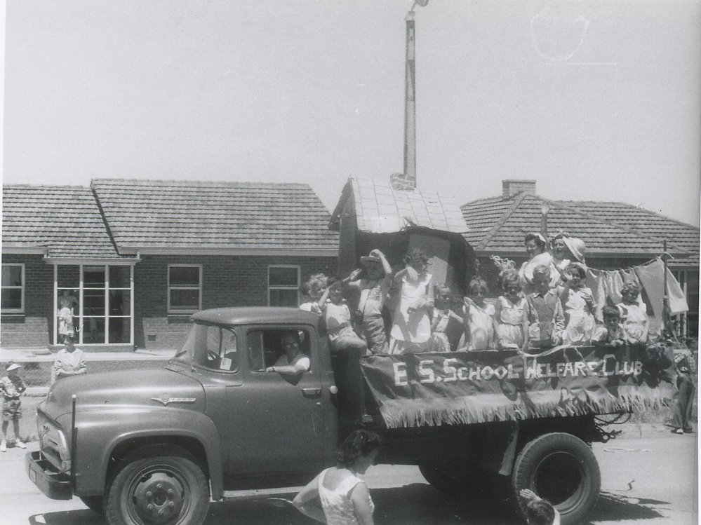 Elizabeth Birthday Celebrations : 1958