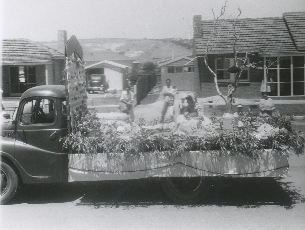 Elizabeth Birthday Celebrations : 1958