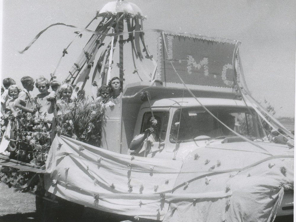 Elizabeth Birthday Celebrations : 1958