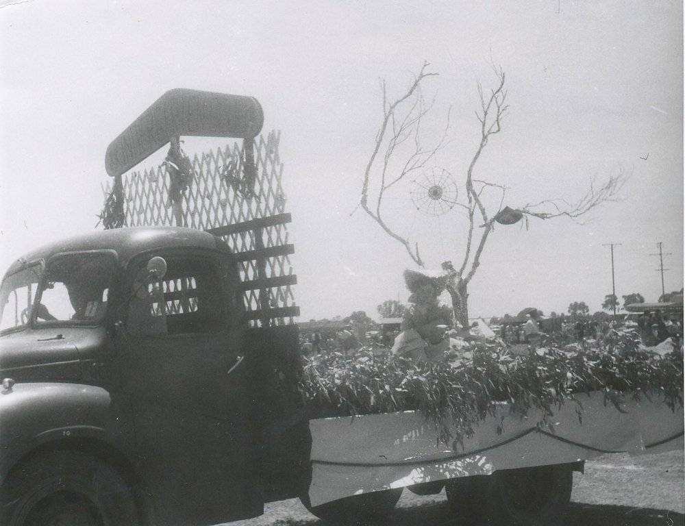 Elizabeth Birthday Celebrations : 1958