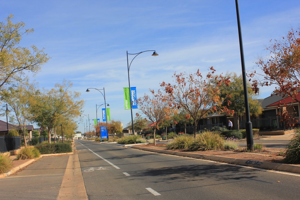 Douglas Drive Munno Para : 2015