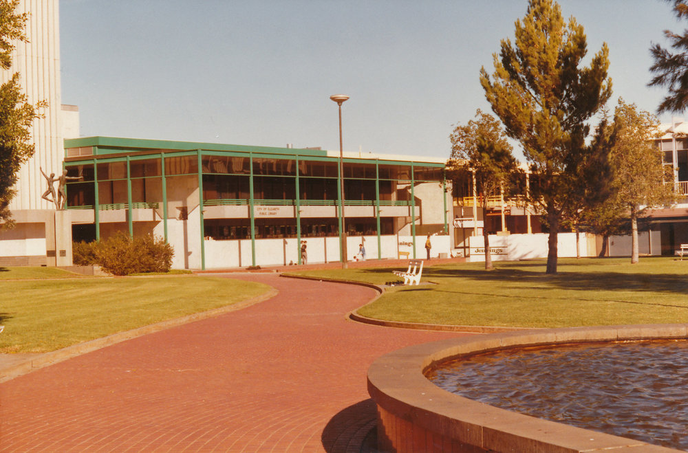 Elizabeth Town Centre: 1984