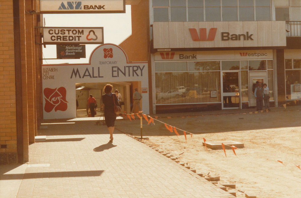 Elizabeth Shopping Centre: 1984