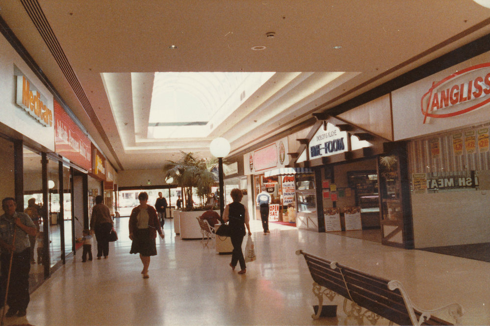 Elizabeth Shopping Centre: 1984
