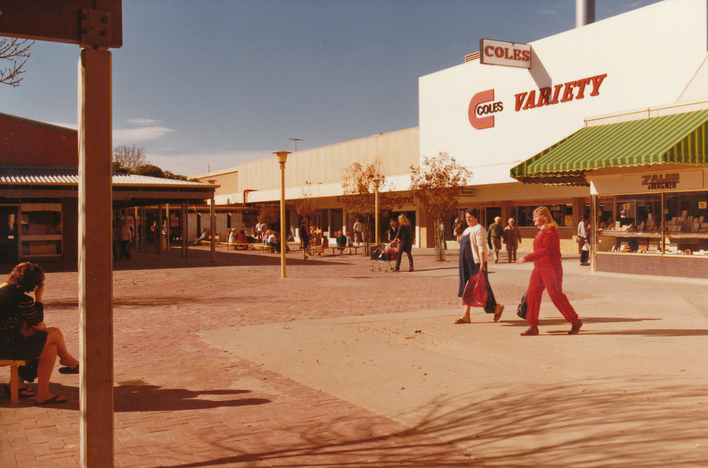 Elizabeth Shopping Centre: 1984