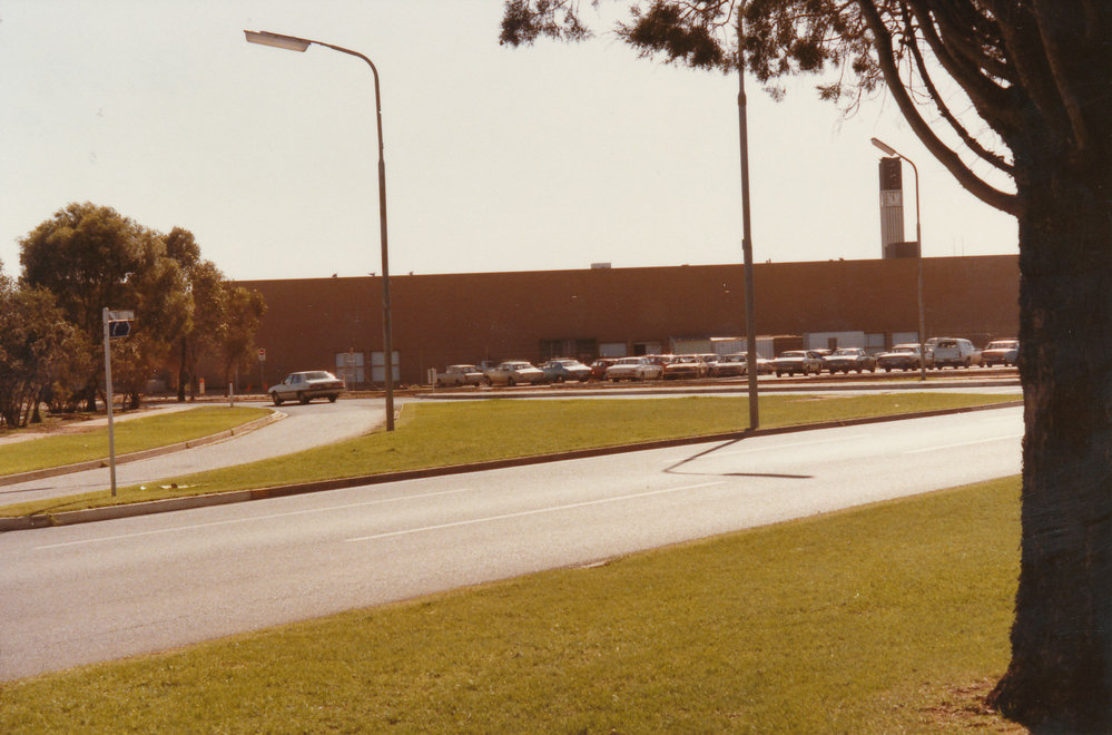 Elizabeth Shopping Centre: 1984