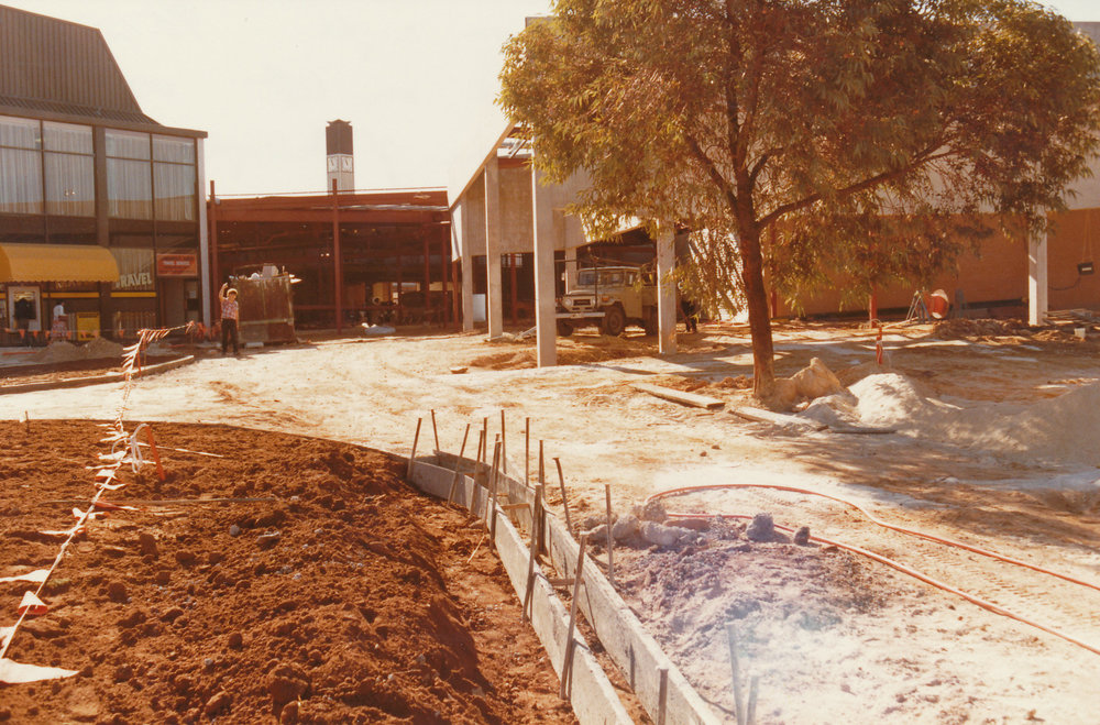 Elizabeth Shopping Centre: 1984
