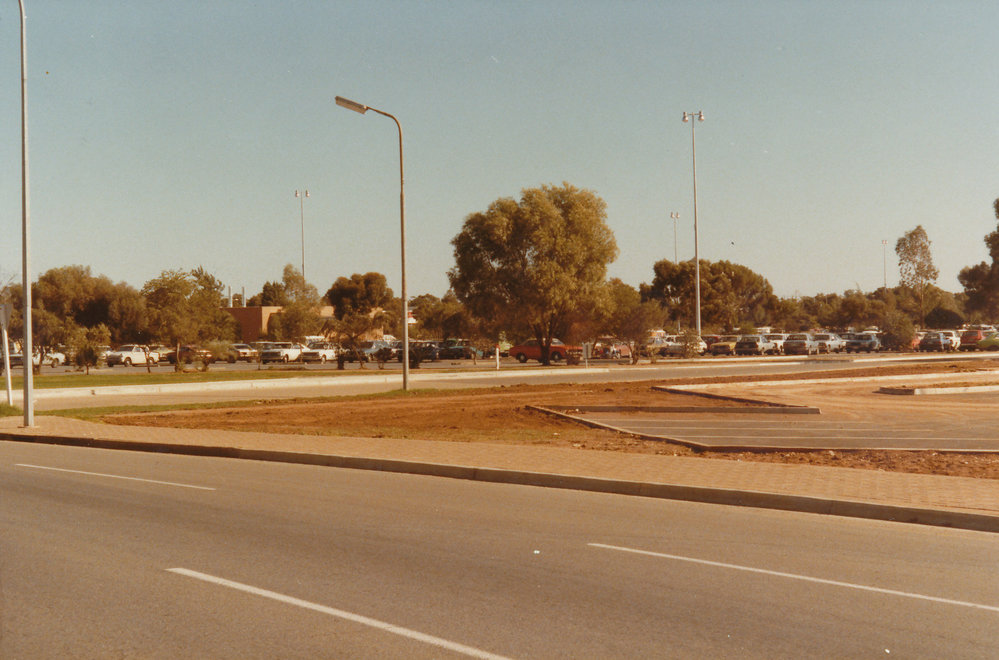 Elizabeth Shopping Centre: 1984