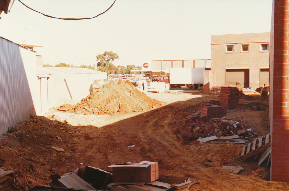 Elizabeth Shopping Centre: 1984