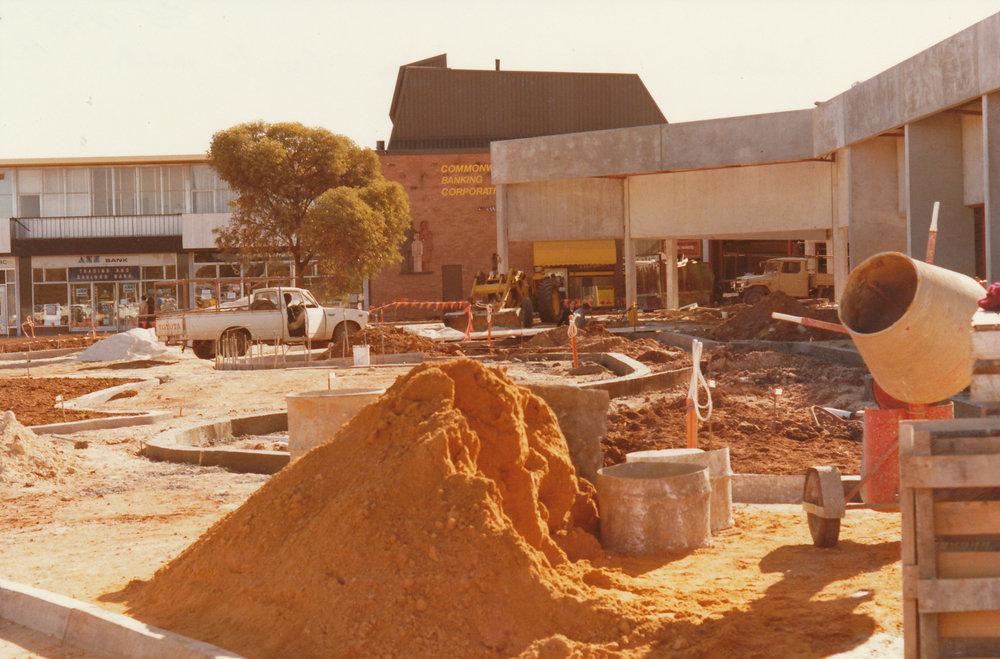 Elizabeth Shopping Centre: 1984
