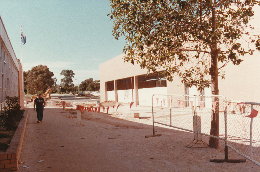 Elizabeth Shopping Centre: 1984