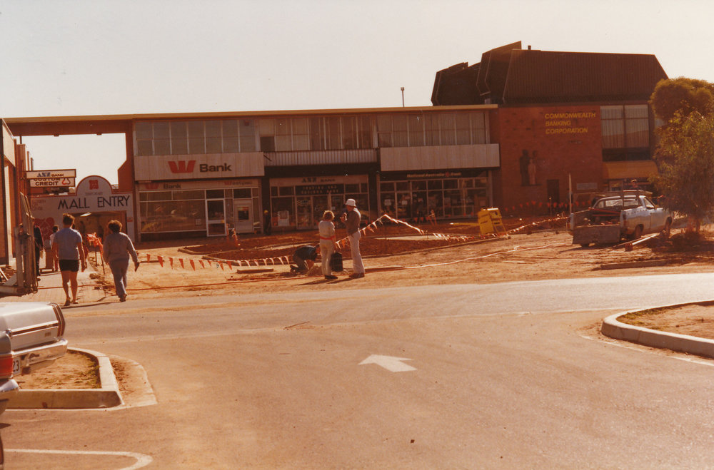 Elizabeth Town Centre: 1984
