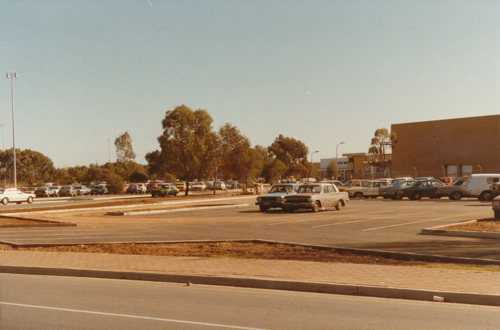 Elizabeth Town Centre: 1984
