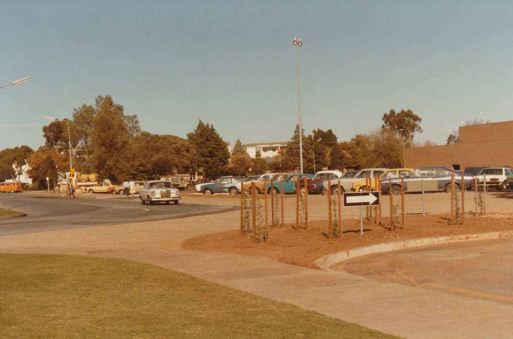 Elizabeth Town Centre: 1984