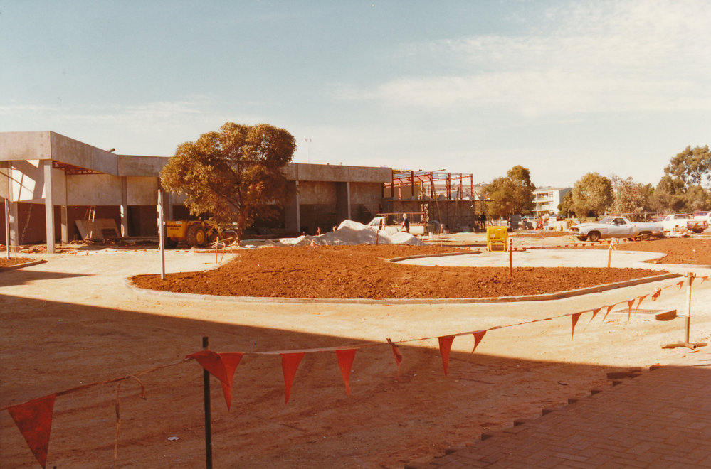 Elizabeth Town Centre: 1984
