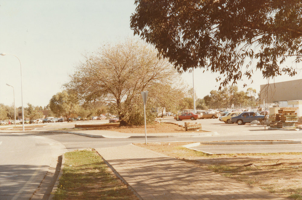 Elizabeth Town Centre: 1984