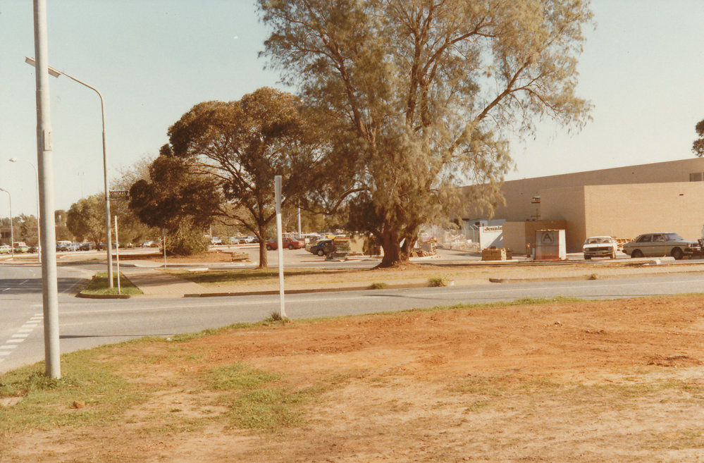 Elizabeth Town Centre: 1984
