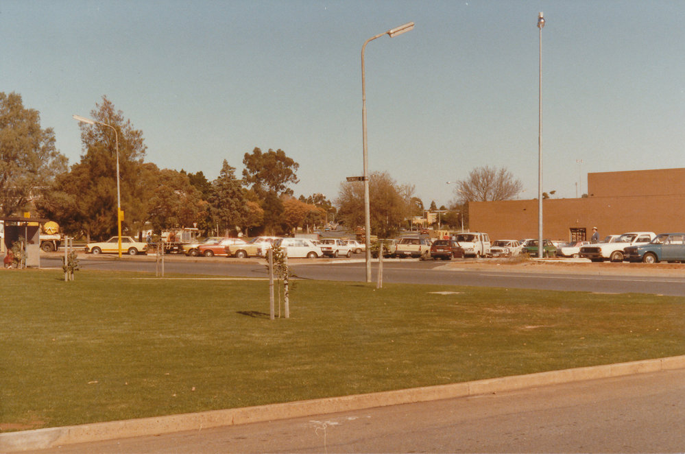 Elizabeth Town Centre: 1984