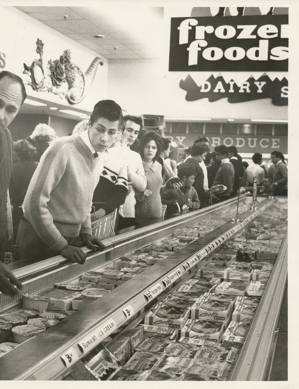 Elizabeth Town Centre: 1966.