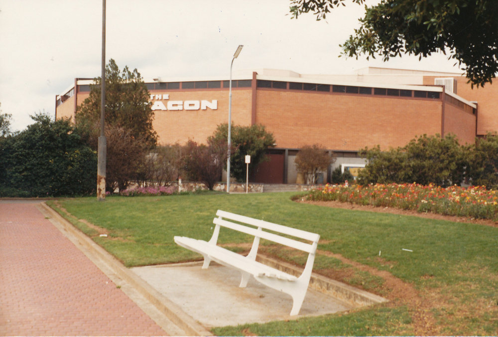 Octagon Theatre: 1986.