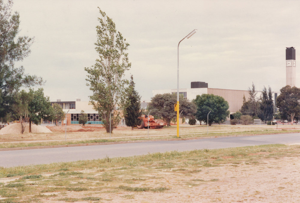Elizabeth Town Centre: 1983.