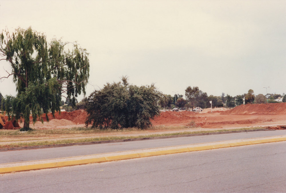 Elizabeth Town Centre: 1983.