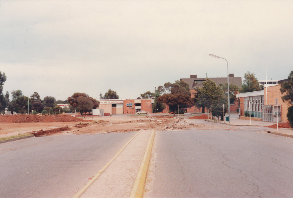 Elizabeth Town Centre: 1983.