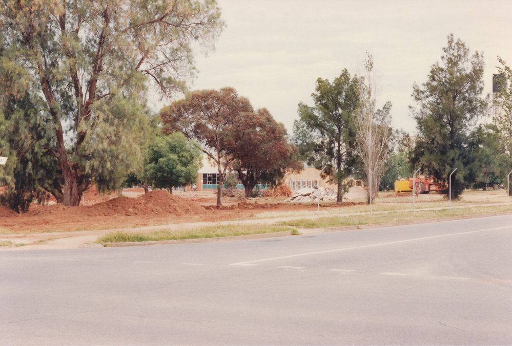 Elizabeth Town Centre: 1983.