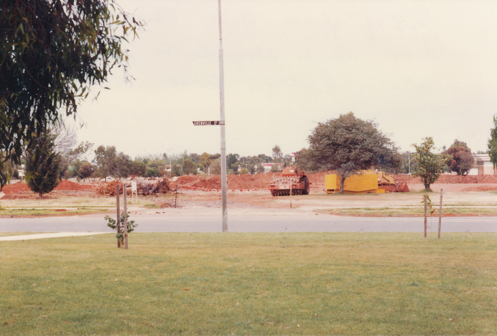 Elizabeth Town Centre: 1983.