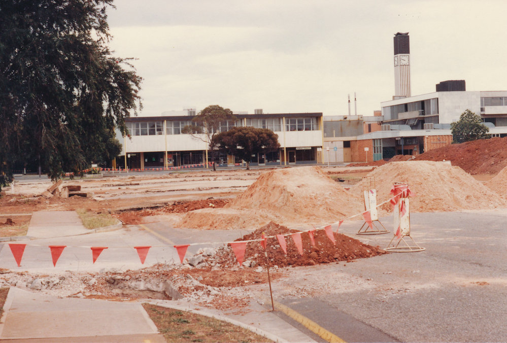Elizabeth Town Centre: 1983.