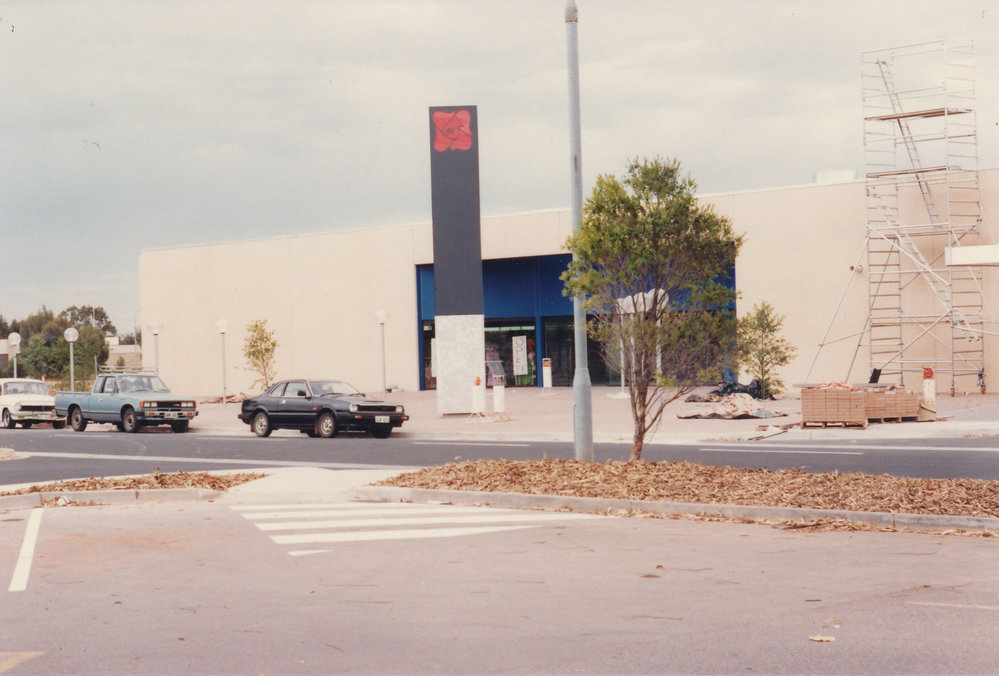 Elizabeth Town Centre: 1983.
