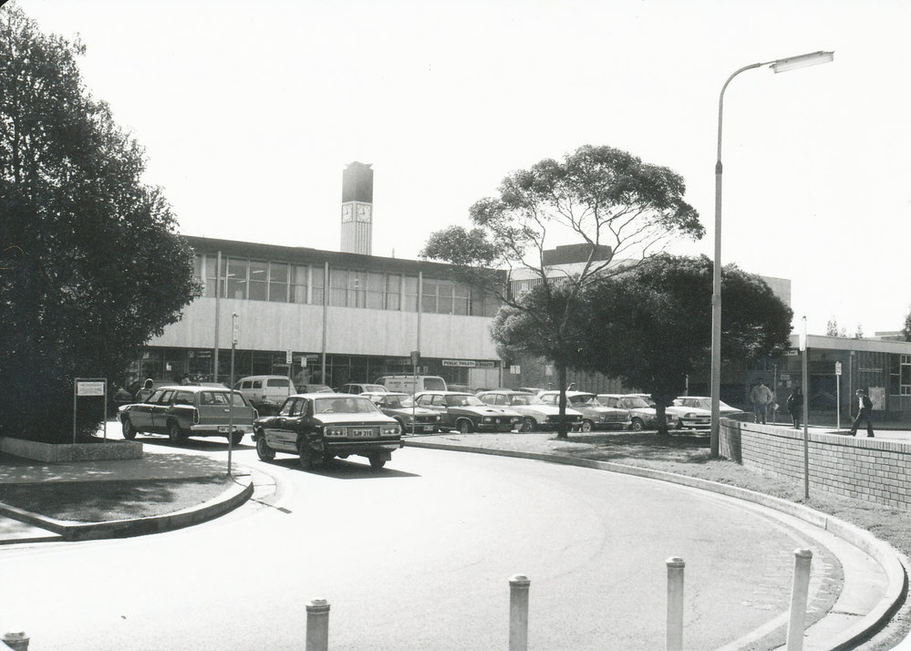 Elizabeth Town Centre: 1983.