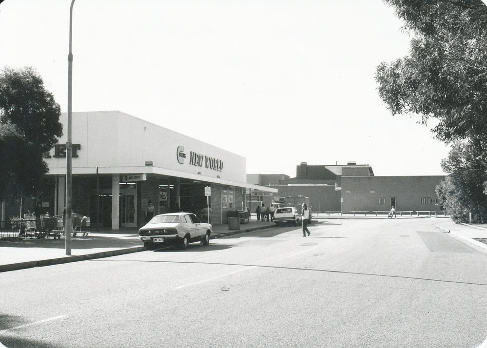 Elizabeth Town Centre: 1983.