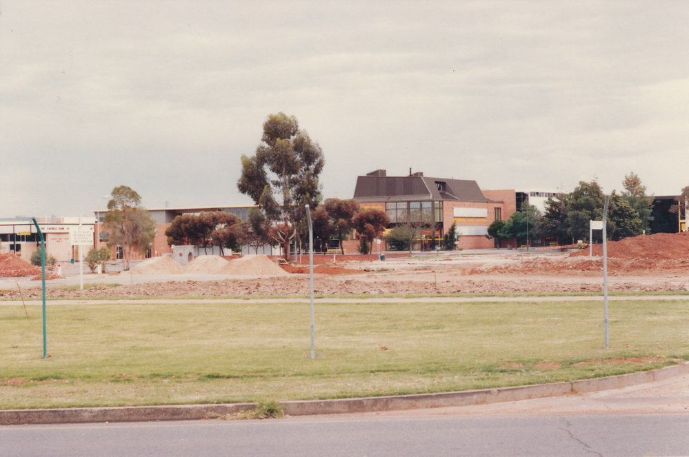 Elizabeth Town Centre: 1983.