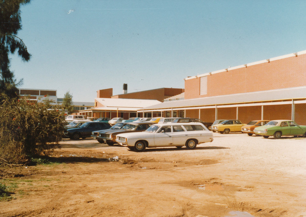 Elizabeth Town Centre: 1983.