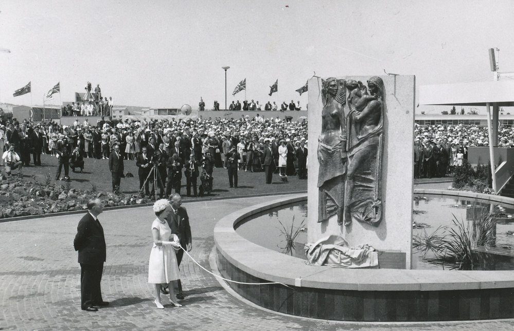Queen Elizabeth II unveiling the fountain at Windsor Green, 1963