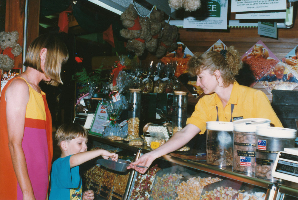 Christmas shopping at Elizabeth City Centre: 1994