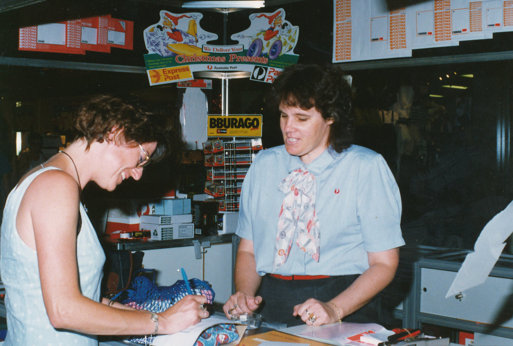 Christmas shopping at Elizabeth City Centre: 1994