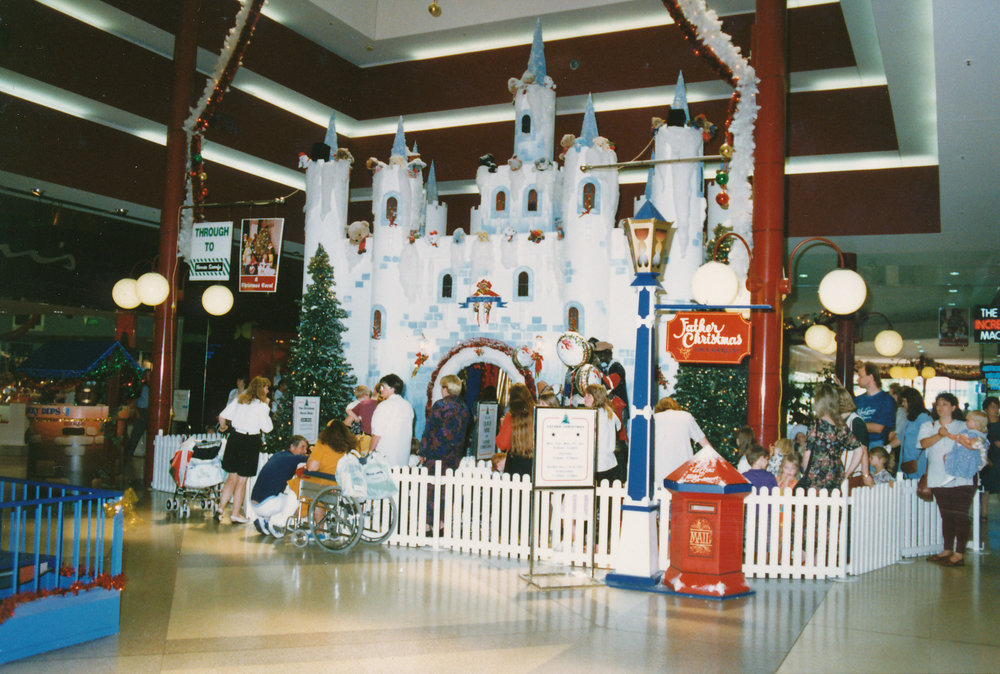 Christmas shopping at Elizabeth City Centre: 1994