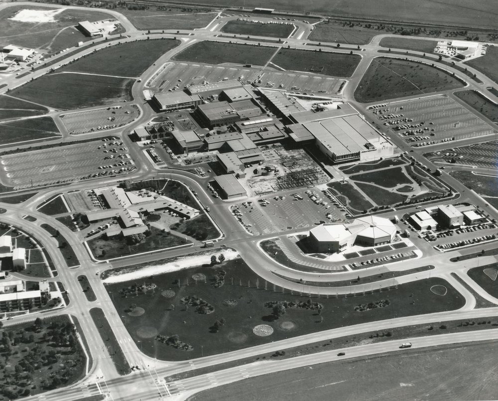 Elizabeth Town Centre: 1966