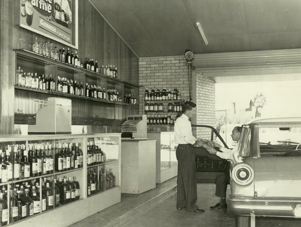 Hotel Elizabeth, Drive Through: 1964