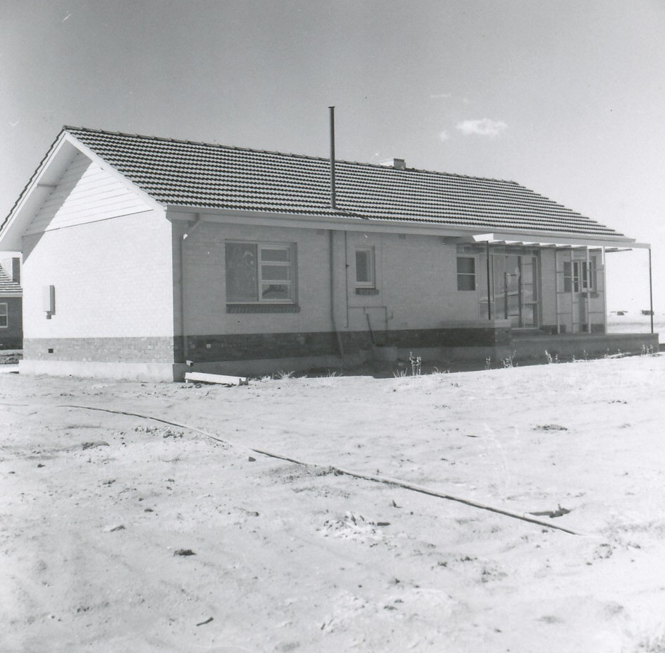 Elizabeth Downs: 1961.